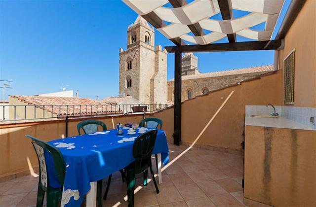 Terrazza Delle Mura Cefalu Bilik gambar